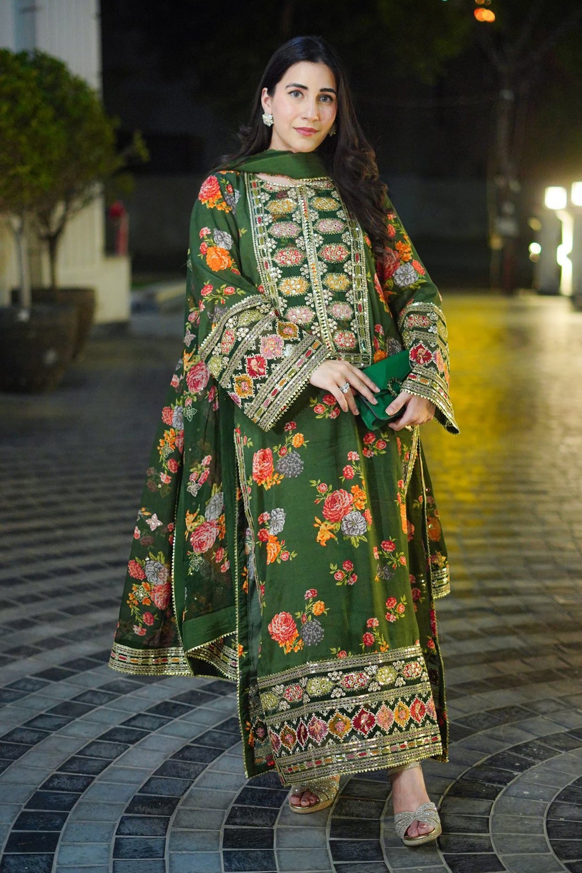 BAROQUE-3PC SHAMOZE SILK PRINTED EMBROIDERED SHIRT WITH SOFT SILK PRINTED EMB DUPATTA & PRINTED TROUSER FW-5