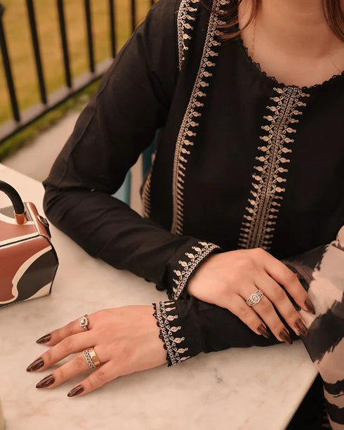 MAHAMIRA- 3PC LAWN EMBROIDERED SHIRT WITH COUTURE PRINT DUPPATA AND EMB TROUSER FCF-007