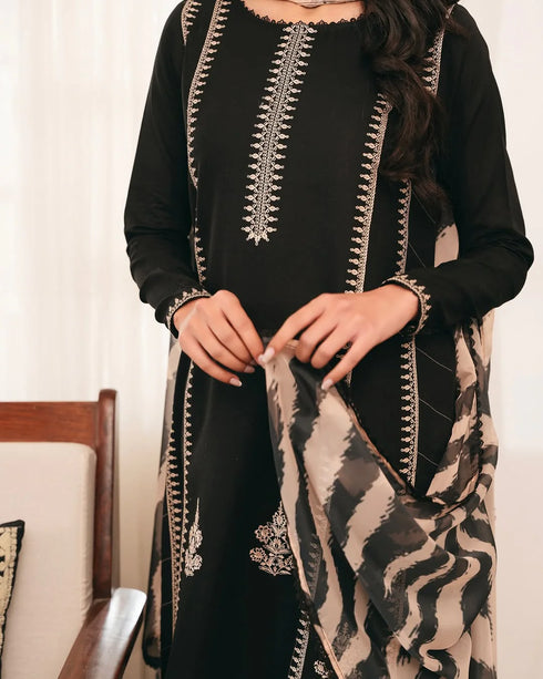 MAHAMIRA- 3PC LAWN EMBROIDERED SHIRT WITH COUTURE PRINT DUPPATA AND EMB TROUSER FCF-007