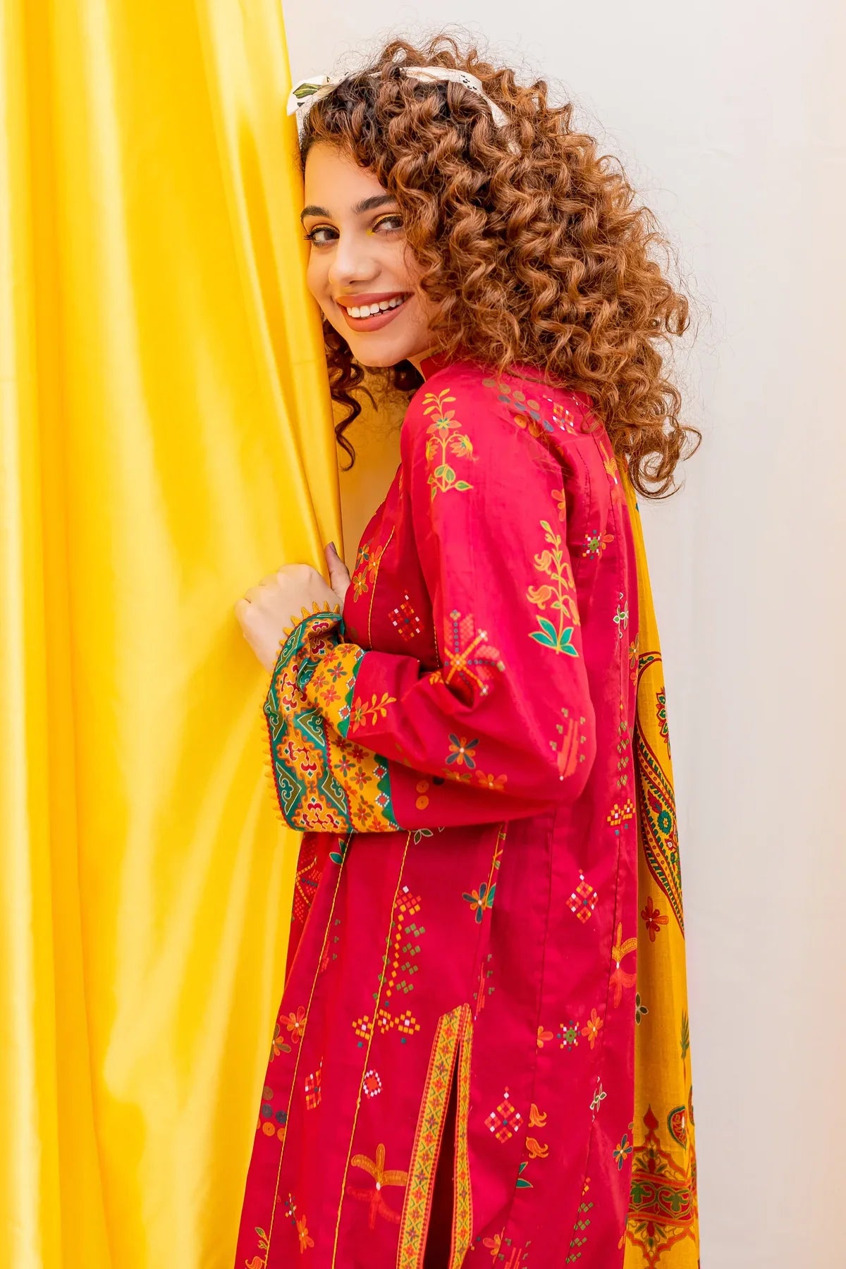 BATIK - 3PC LAWN EMBROIDERED SHIRT WITH ORGANZA PRINTED DUPATTA - FCO-28