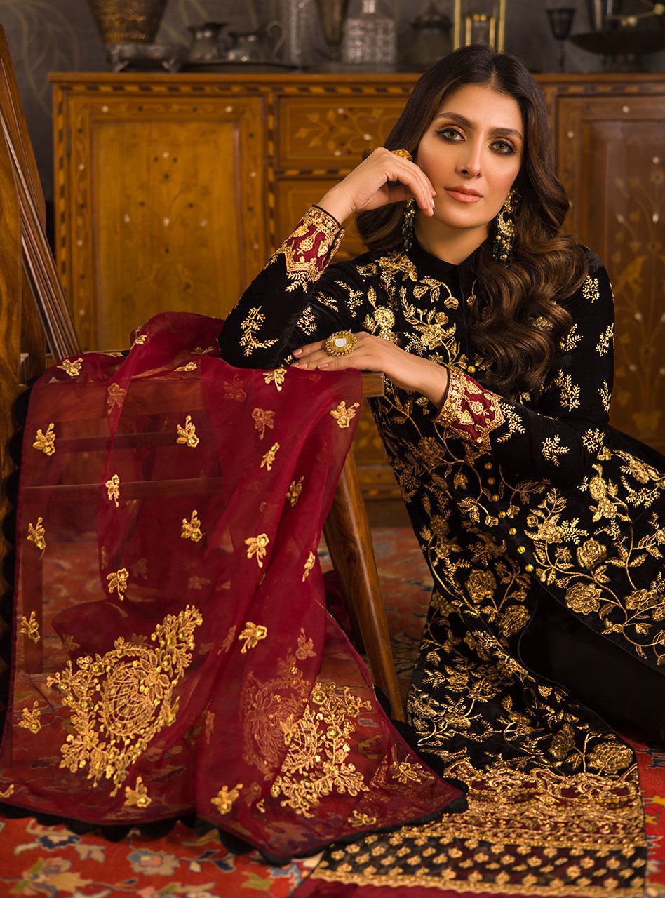 ZAINAB CHOTHANI -HEAVY EMBROIDED VELVET FANCY DRESS WITH HEAVY EMBROIDED DUPATTA 4 SIDE LACE STITCH- FPW-09