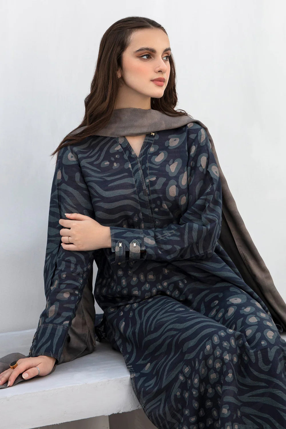 BAROQUE -3PC PRINTED KARANDI DRESS WITH KARANDI WOOL SHAWL- FW-126