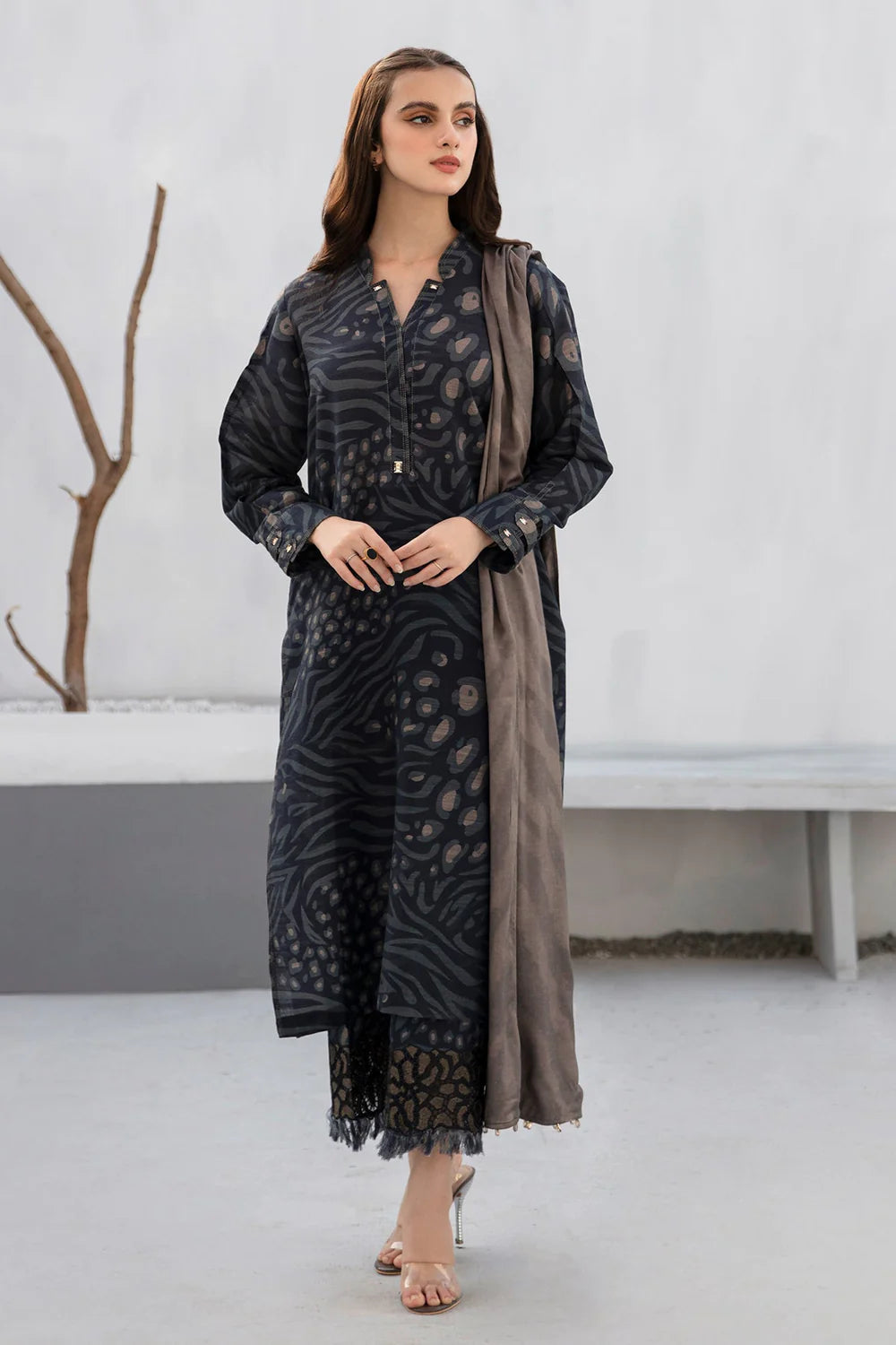 BAROQUE -3PC PRINTED KARANDI DRESS WITH KARANDI WOOL SHAWL- FW-126