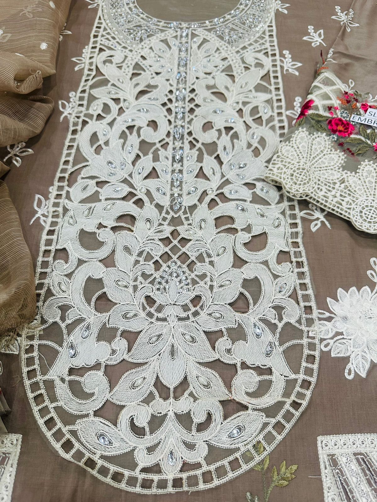 MARIA.B -EMBROIDED CUTWORK LAWN DRESS WITH FOUR SIDE EMBROIDED COTTON ORGANZA DUPATTA FN-143