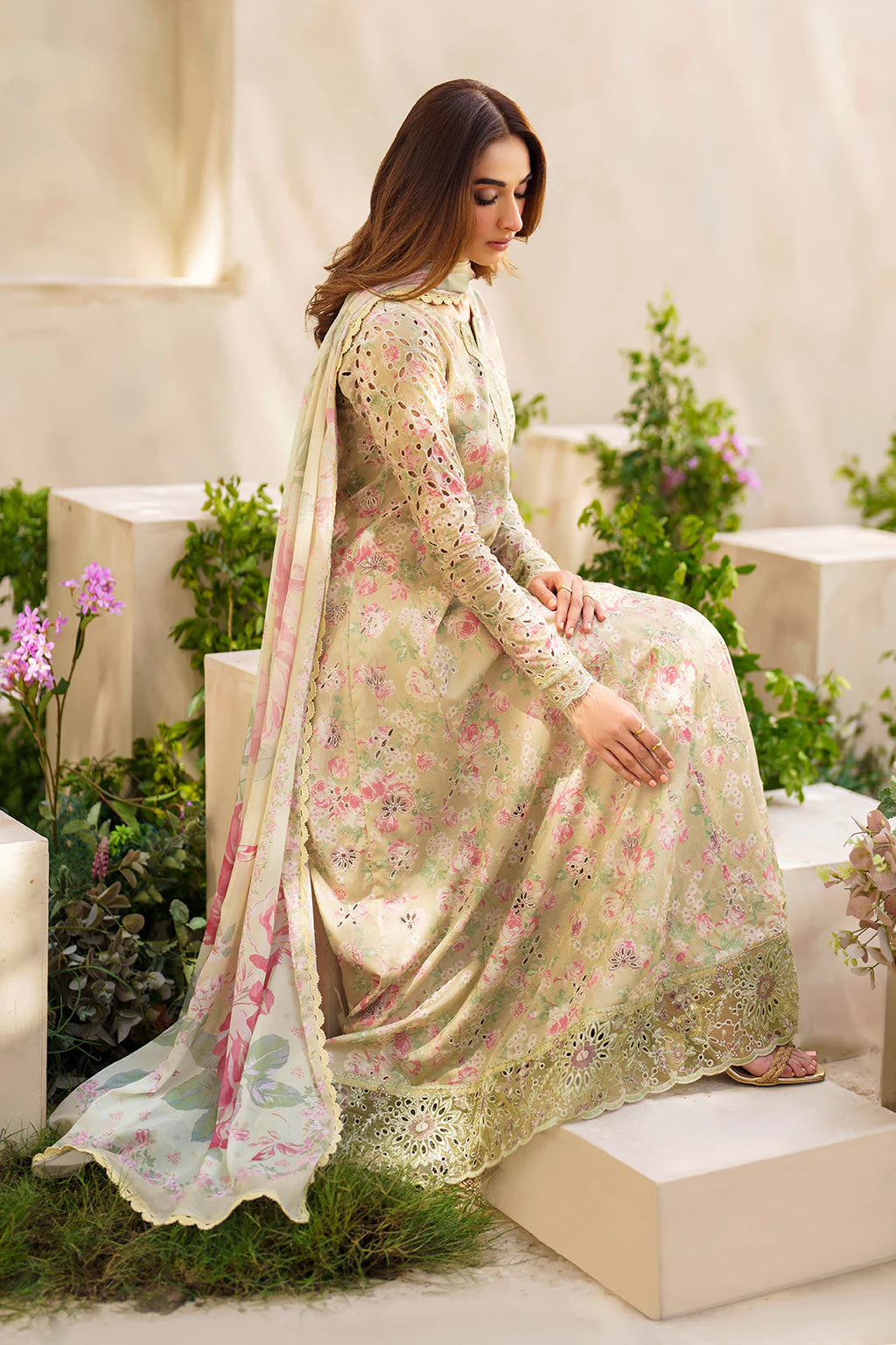 IZNIK-3PC EMBROIDERED LAWN DRESS WITH PRINTED CHIFFON DUPATTA- FN-161