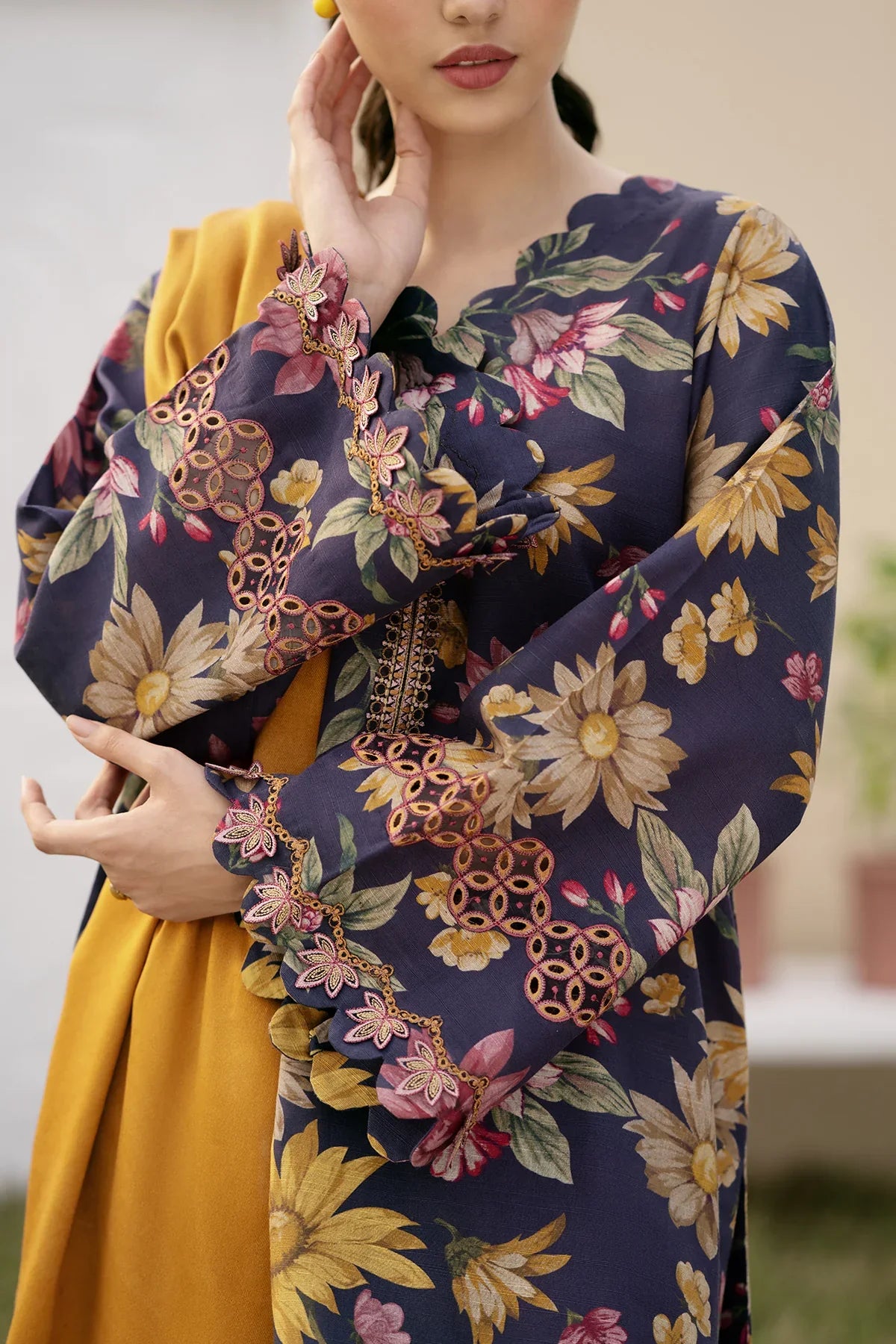 BAROQUE -3PC PRINTED KARANDI WITH PRINTED KARANDI SHAWL- FW-98
