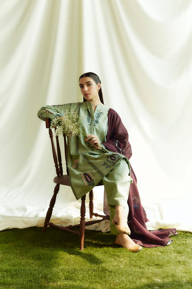 COCO BY ZARASHAHJAHAN- 3PC EMBROIDERED KHADDAR DRESS WITH EMBROIDERED PRINTED BLENDED WOOL SHAWL- FW-143