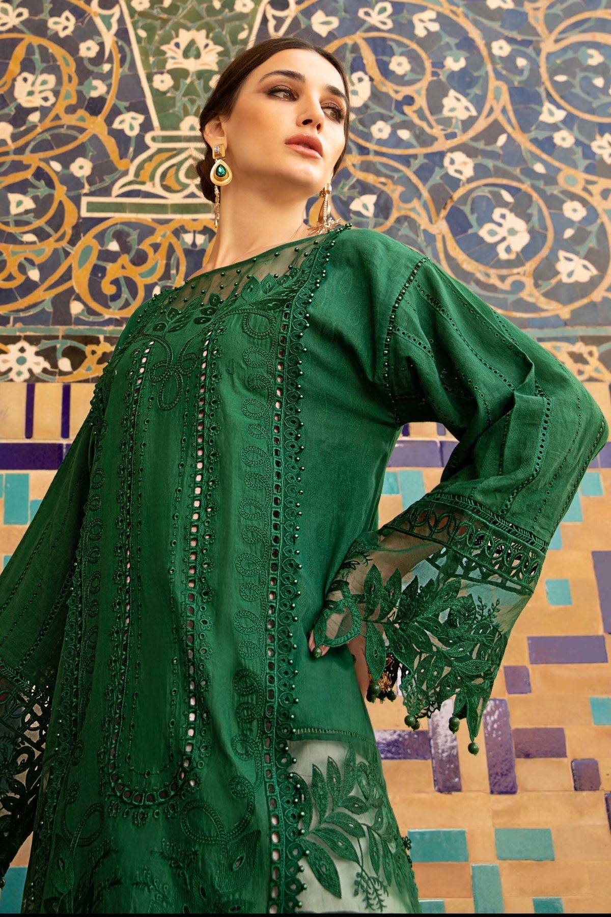 MARIA B - 3PC CHIKANKAARI LAWN EMBROIDERED SHIRT WITH 4 SIDE CUTWORK NET EMBROIDERED DUPPATA- FCO-43