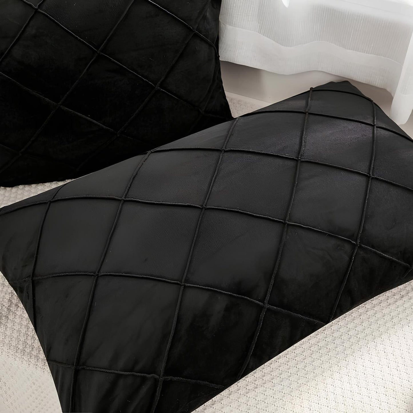 Velvet Plated / Pintuck Pillows-Black